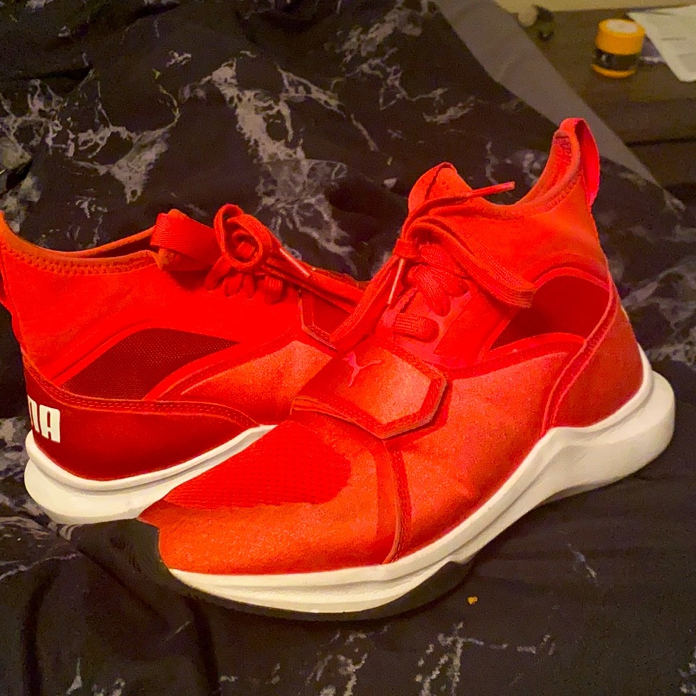 PUMA SNEAKERS